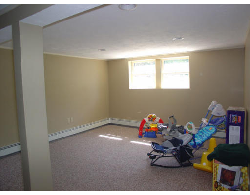 65 Valley View Road Leominster, MA 01453 - Photo 9 of 11 Gallery Image 9
