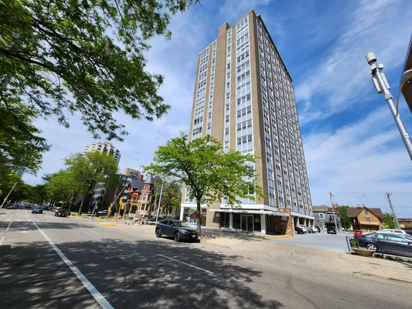 $139,900 | 1707 North Prospect Avenue, Unit 16D, Milwaukee, WI 53202