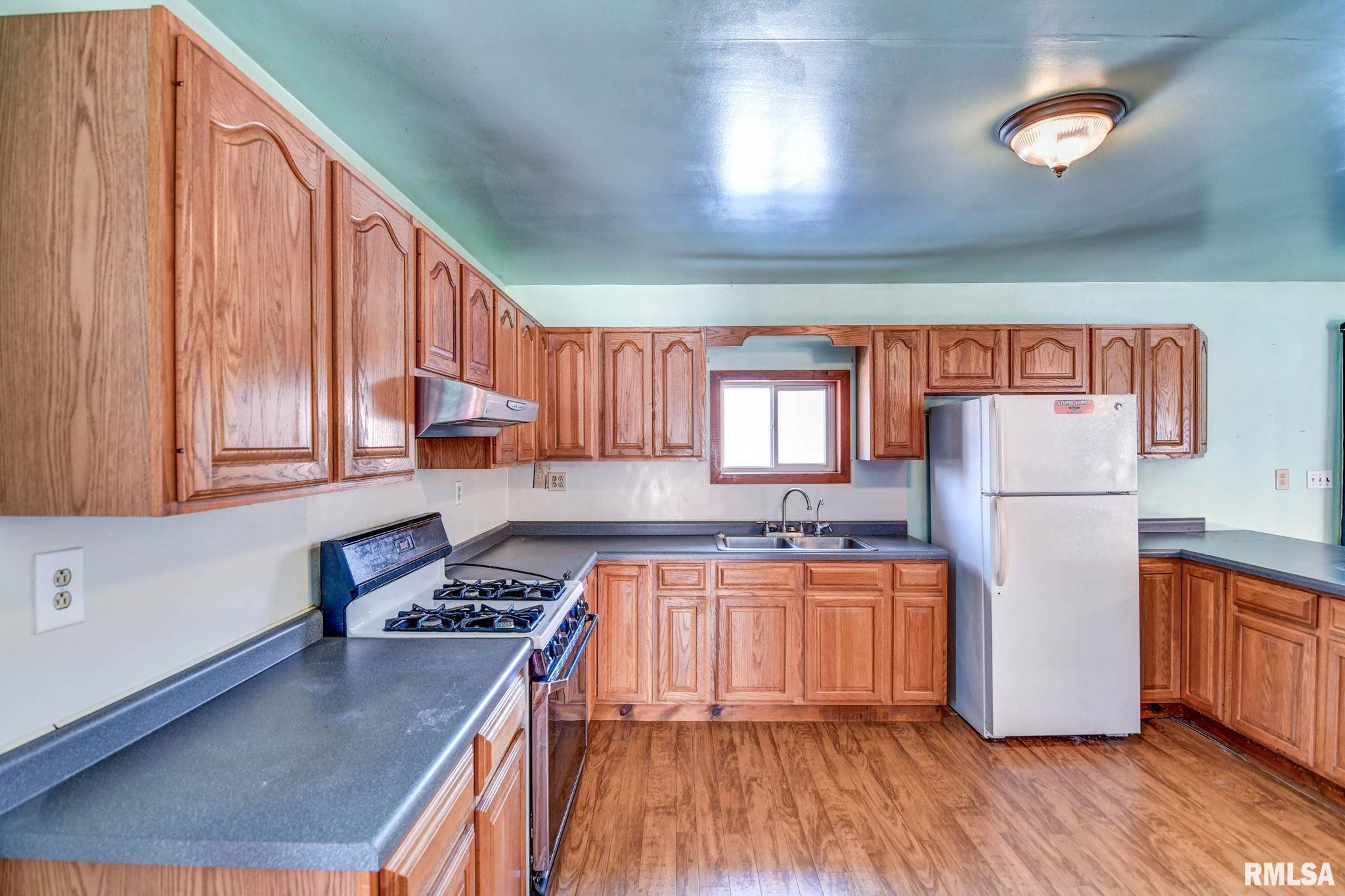 897 East 1320 North Road Taylorville, IL 62568 - Photo 14 of 49