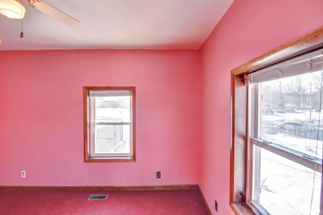 $229,900 | 897 East 1320 North Road, Taylorville, IL 62568