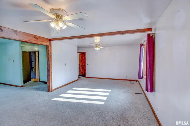 $229,900 | 897 East 1320 North Road, Taylorville, IL 62568