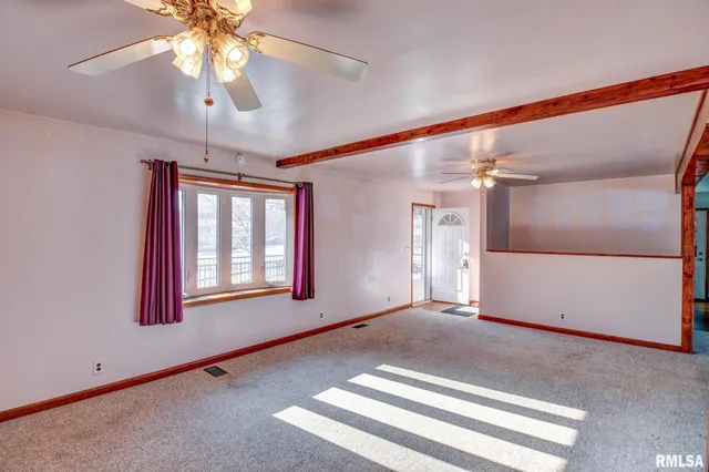 $229,900 | 897 East 1320 North Road, Taylorville, IL 62568