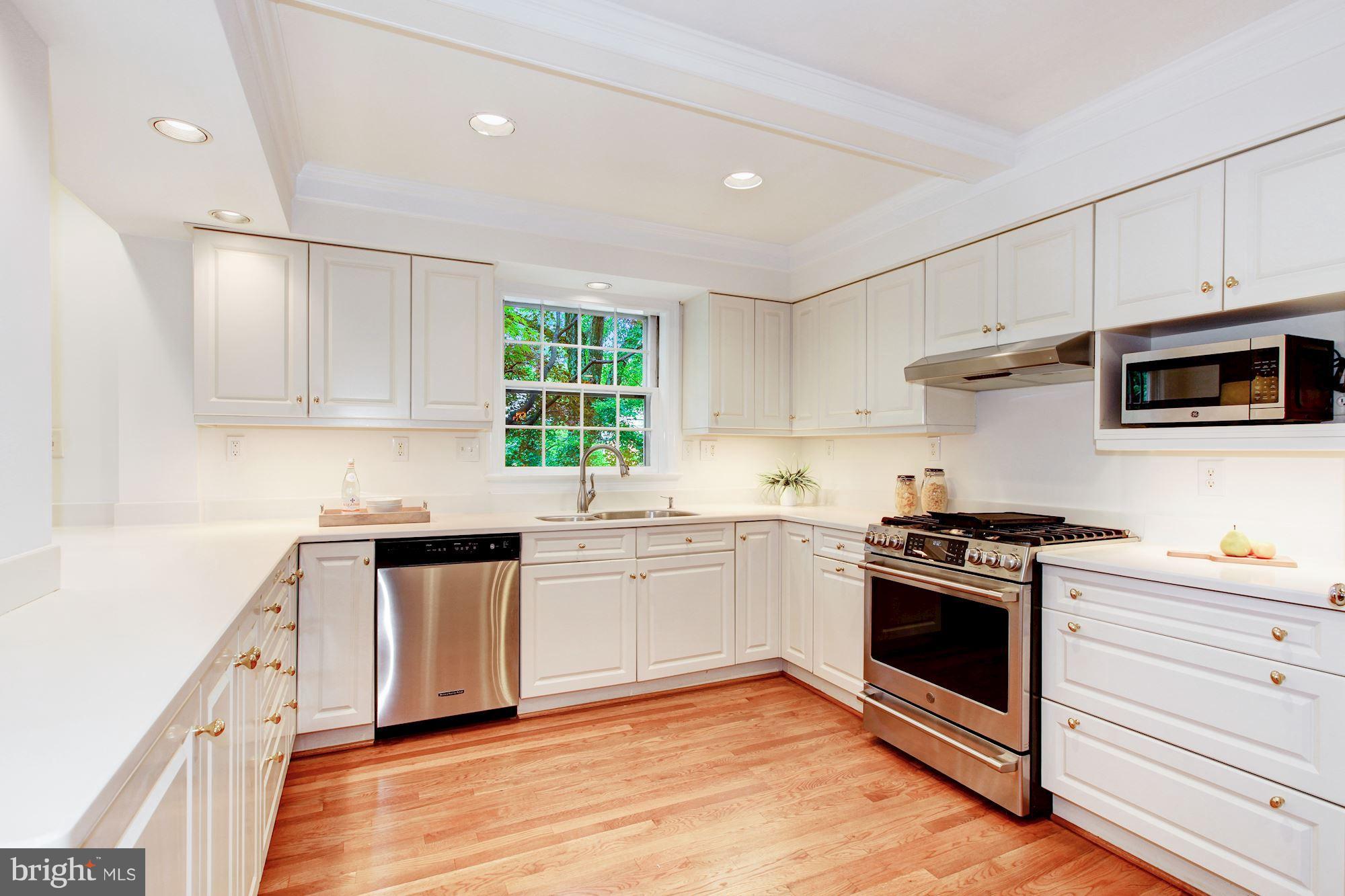 5304 Elliott Road Bethesda, MD 20816 - Photo 11 of 30 Kitchen