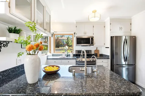 $1,090,000 | 401 Colusa Avenue, El Cerrito, CA 94530
