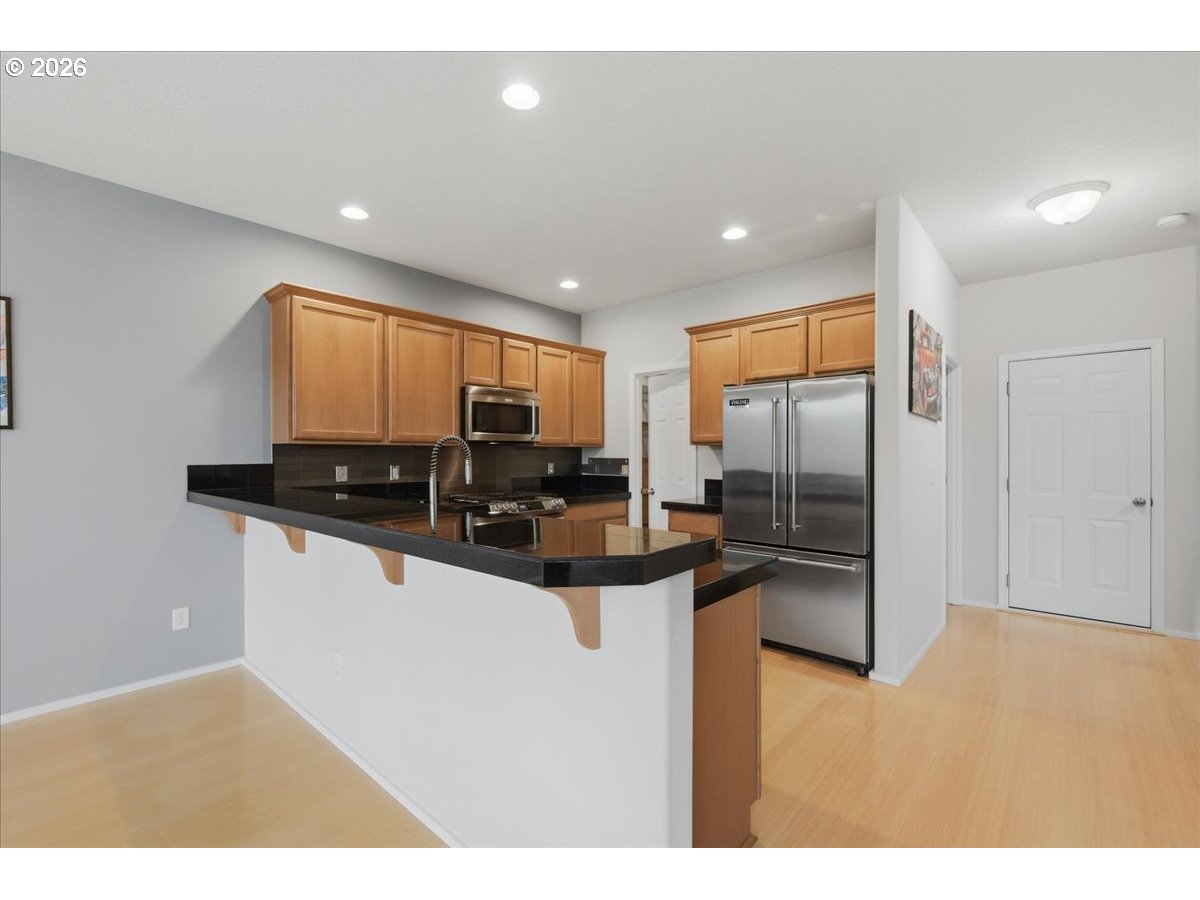 3910 Northwest Oakridge Lane Camas, WA 98607 - Photo 12 of 29 Kitchen