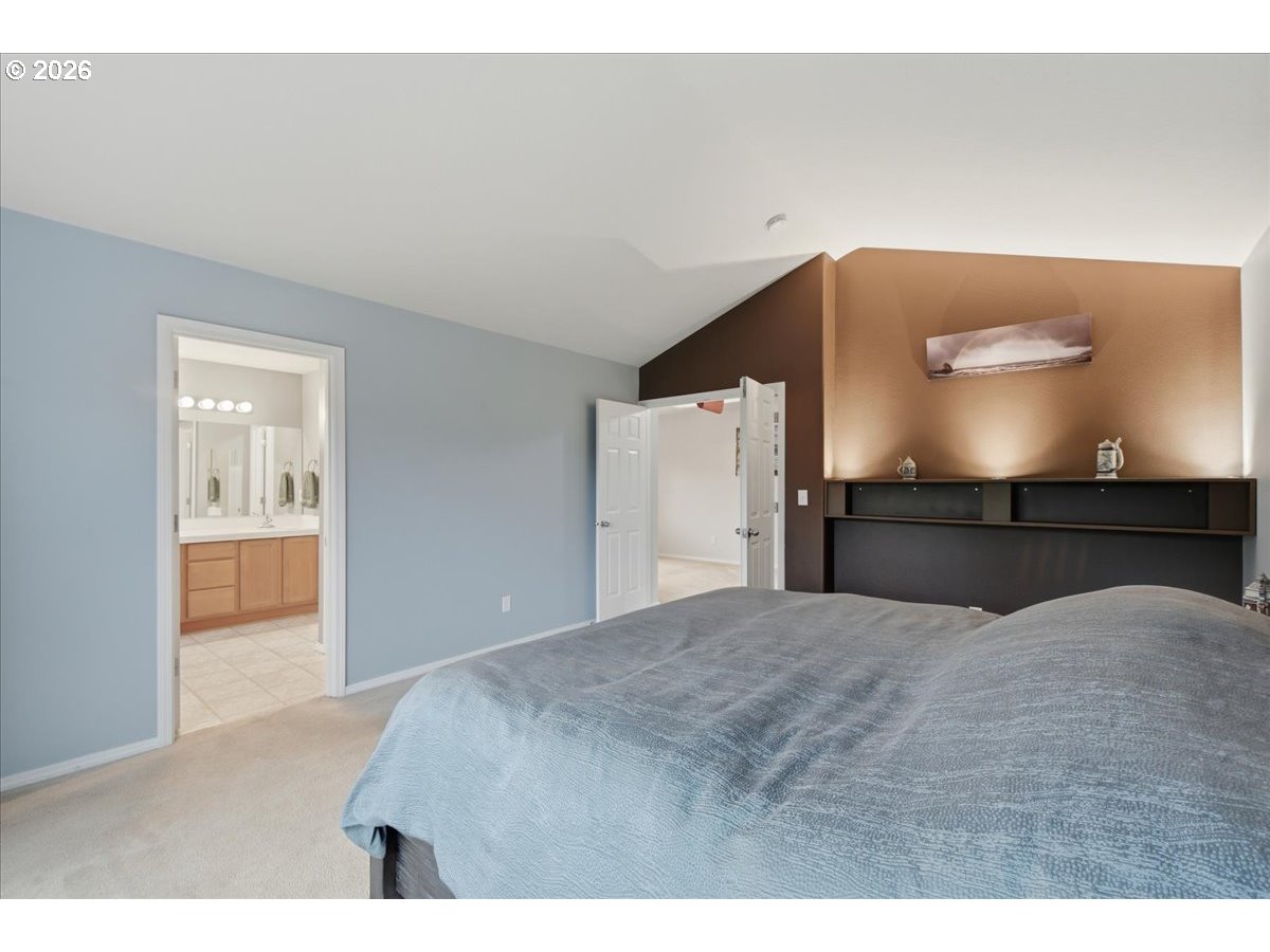 3910 Northwest Oakridge Lane Camas, WA 98607 - Photo 15 of 29 Loft