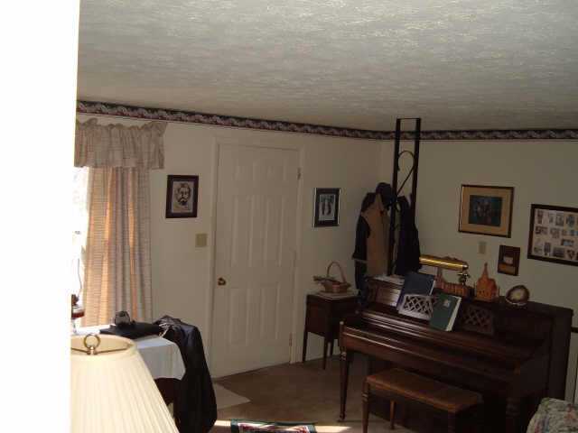 2994 Whitlow Road Columbus, OH 43232 - Photo 4 of 5 Gallery Image 4