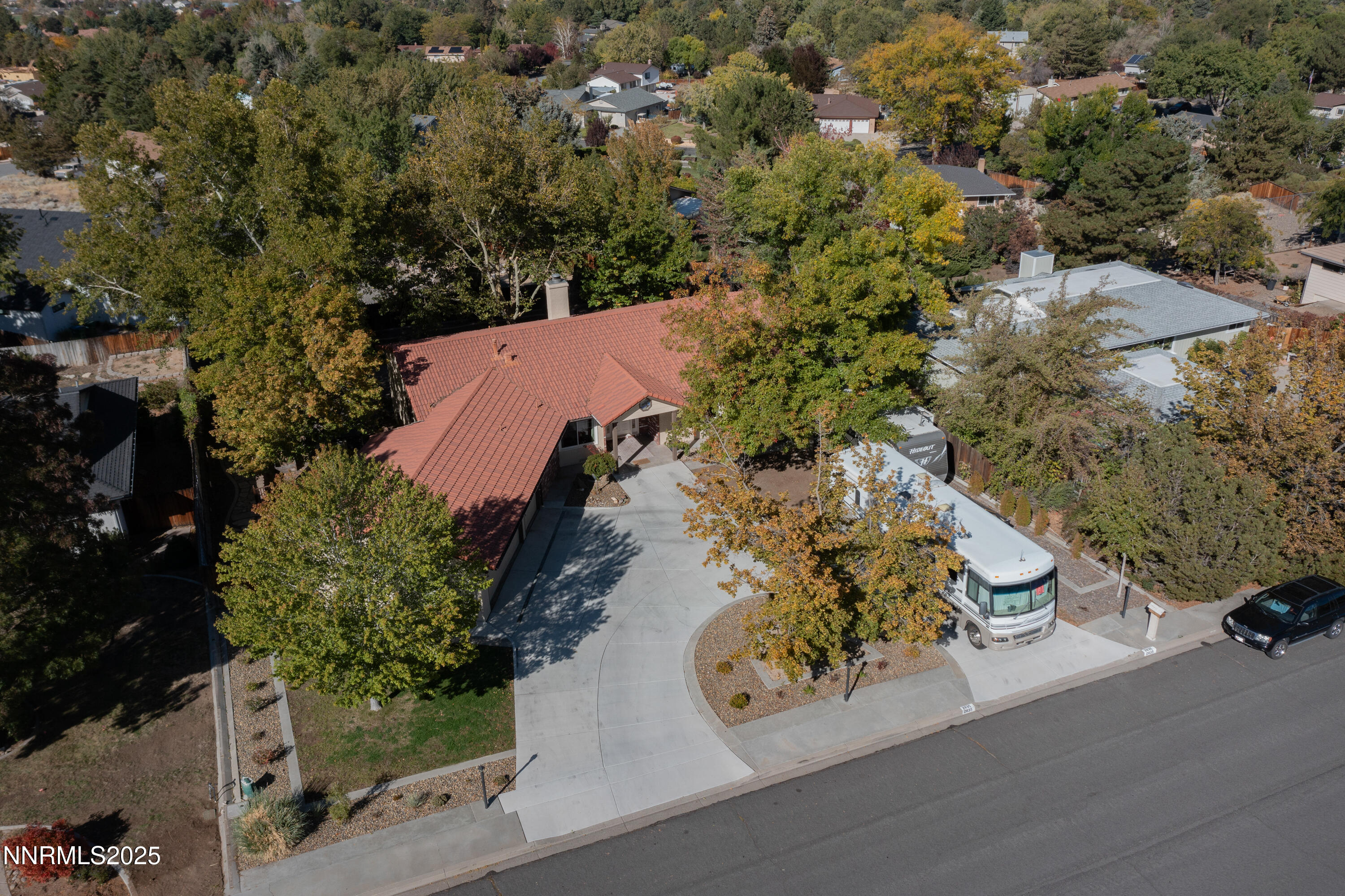 2835 Parkway Drive Reno, NV 89502 - Photo 36 of 39 an aerial view of a house with yard swimming pool and outdoor seating
