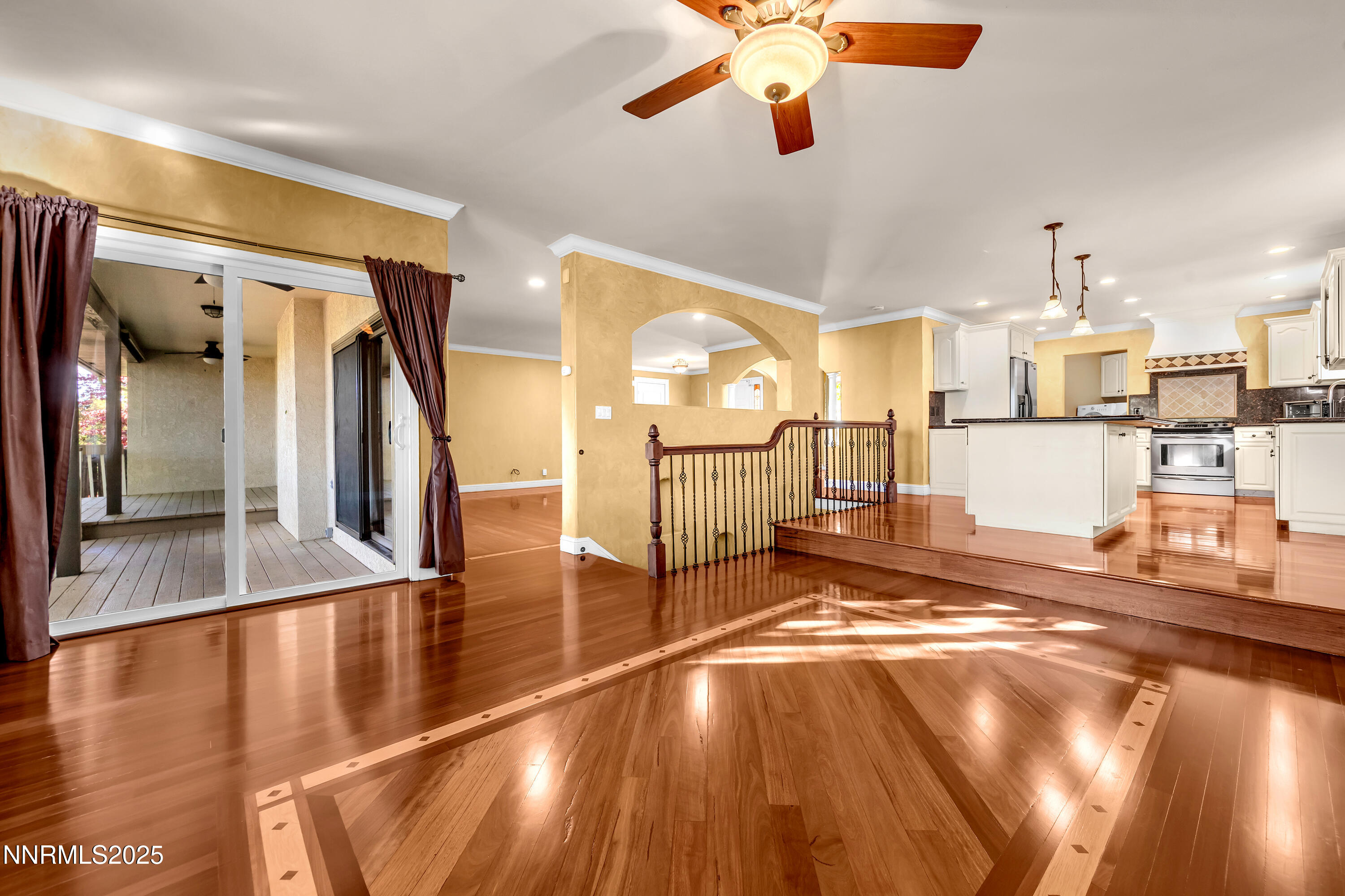 2835 Parkway Drive Reno, NV 89502 - Photo 7 of 39 a view of a living room