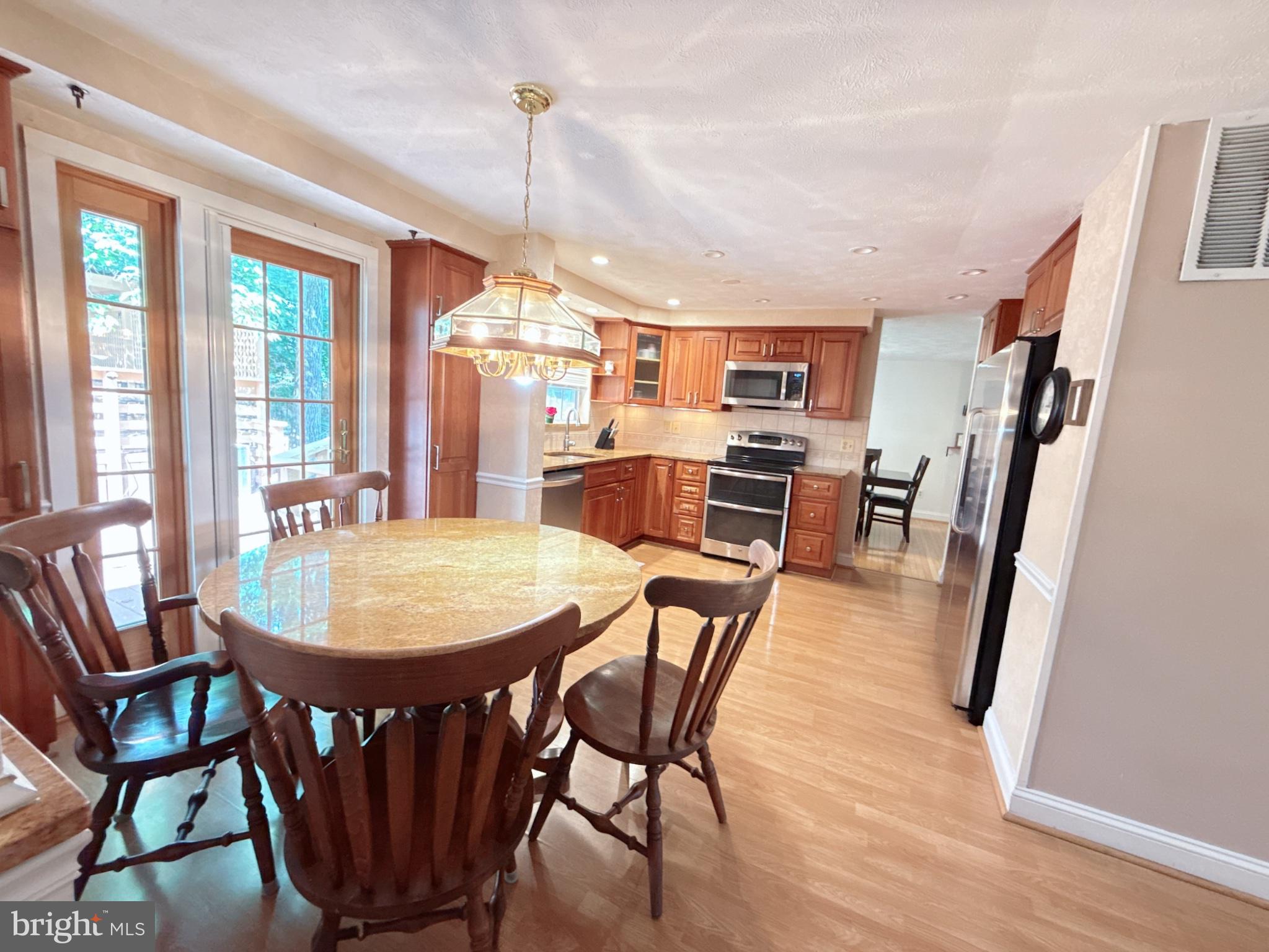 5731 Heming Avenue Springfield, VA 22151 - Photo 2 of 30 Gallery Image 2
