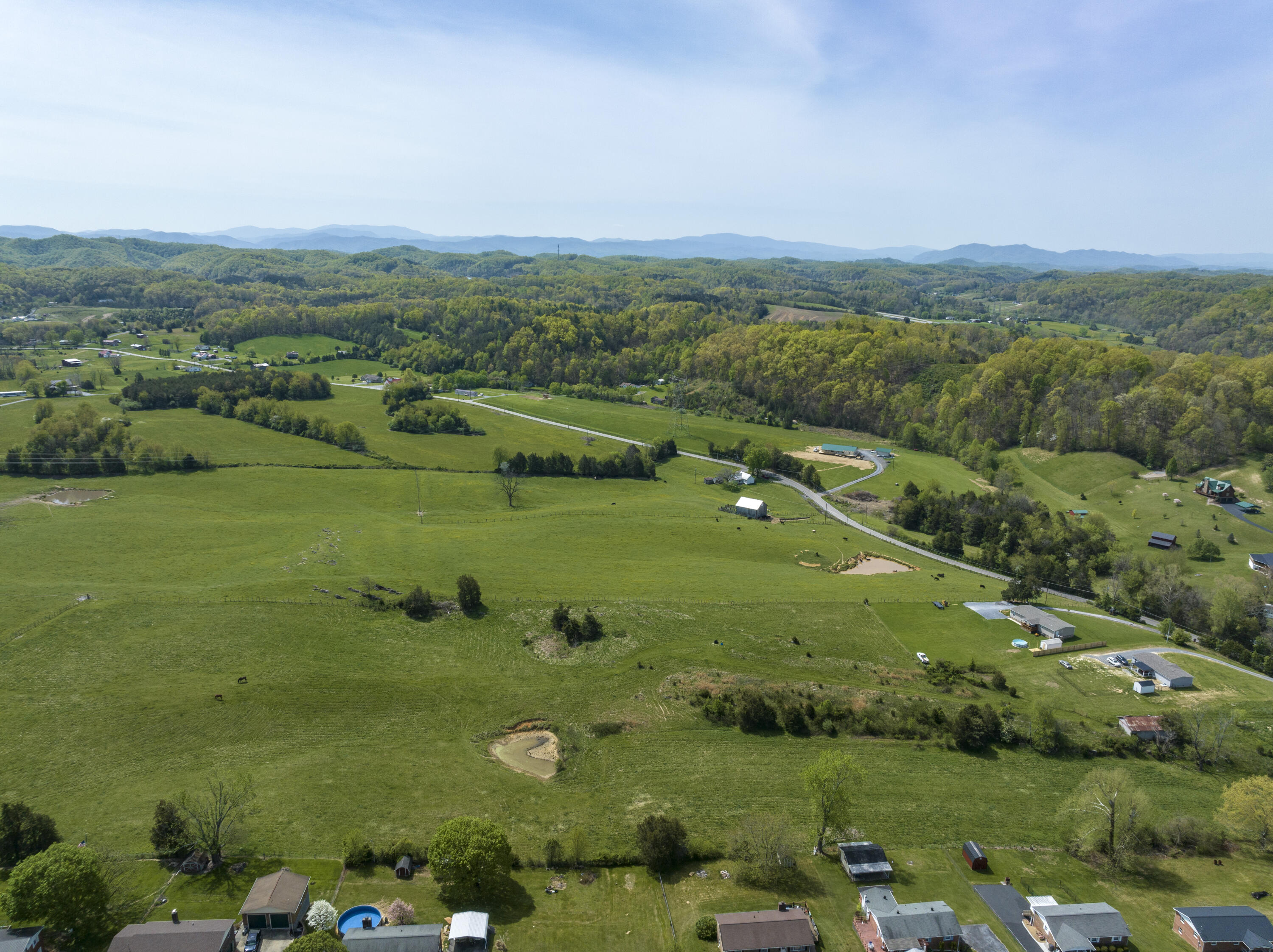 277 Walnut Grove Road Bluff City, TN 37618 - Photo 22 of 33 WalnutAerials-21