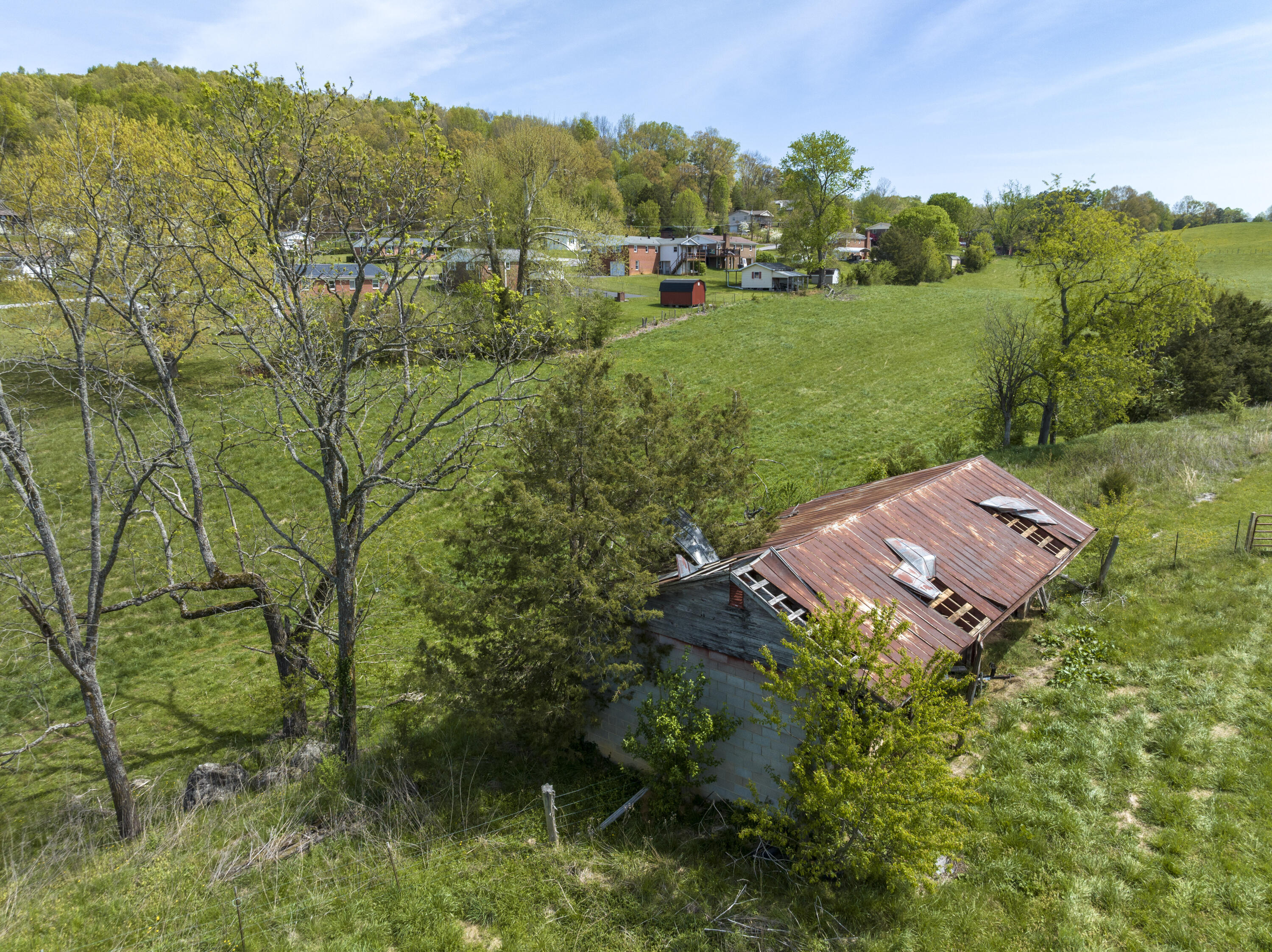 277 Walnut Grove Road Bluff City, TN 37618 - Photo 23 of 33 WalnutAerials-23