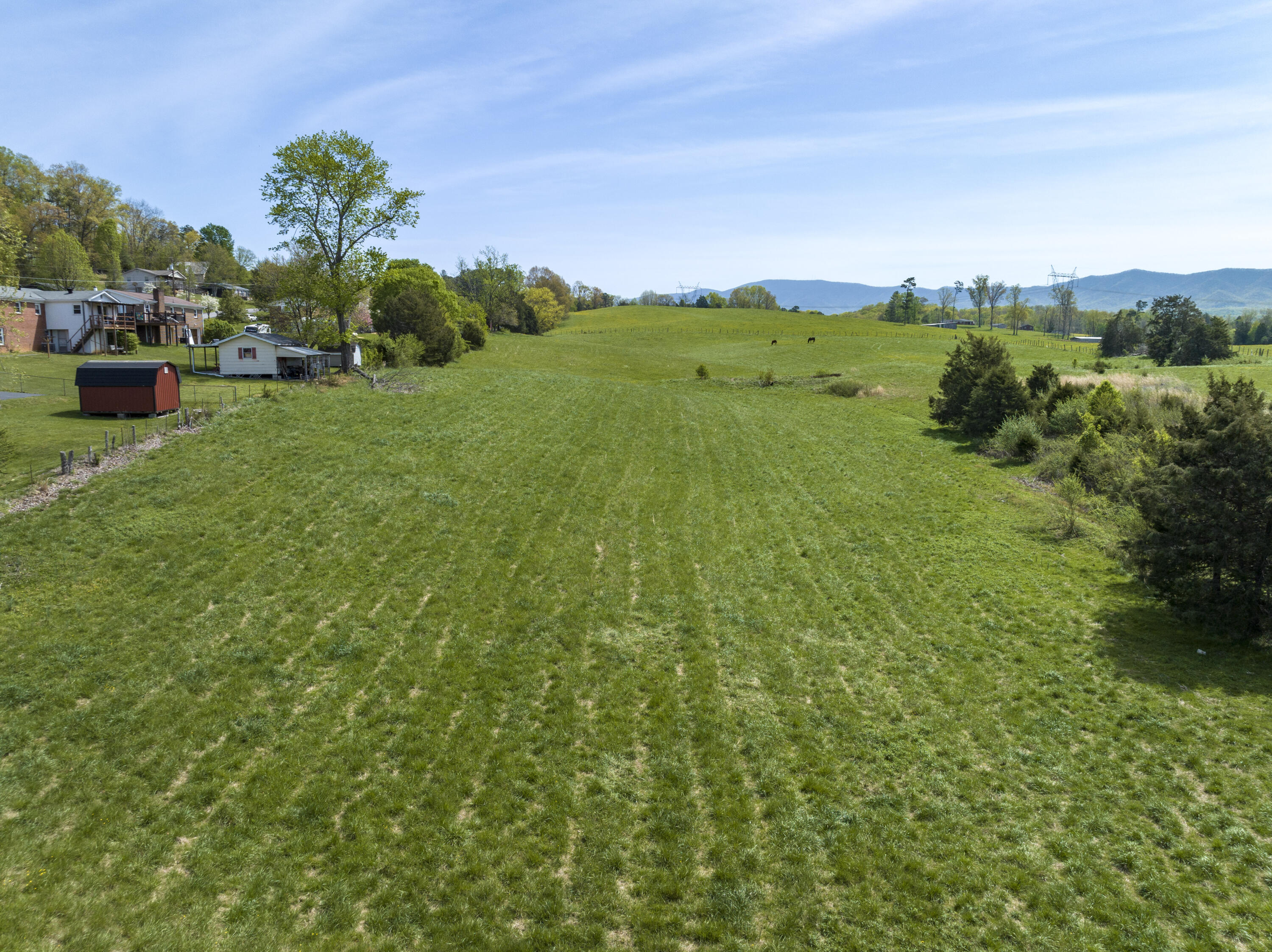 277 Walnut Grove Road Bluff City, TN 37618 - Photo 25 of 33 WalnutAerials-25