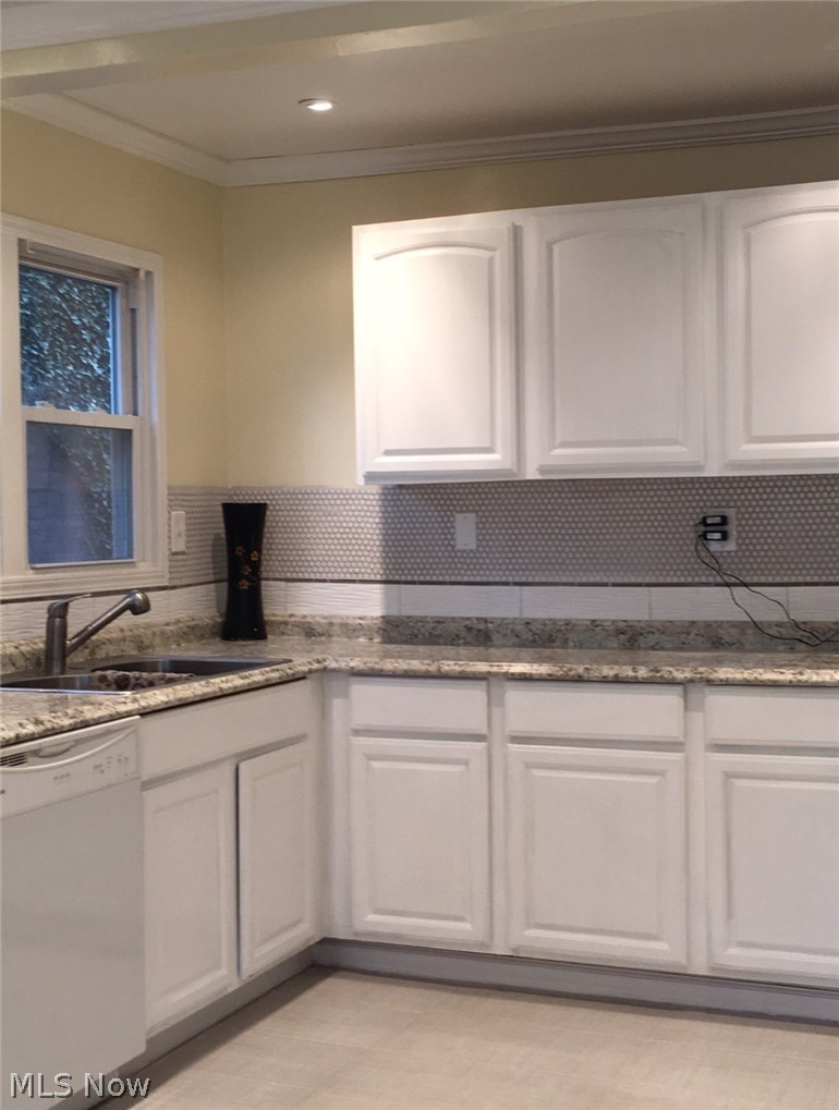 939 Vineshire Road Cleveland Heights, OH 44121 - Photo 7 of 16
