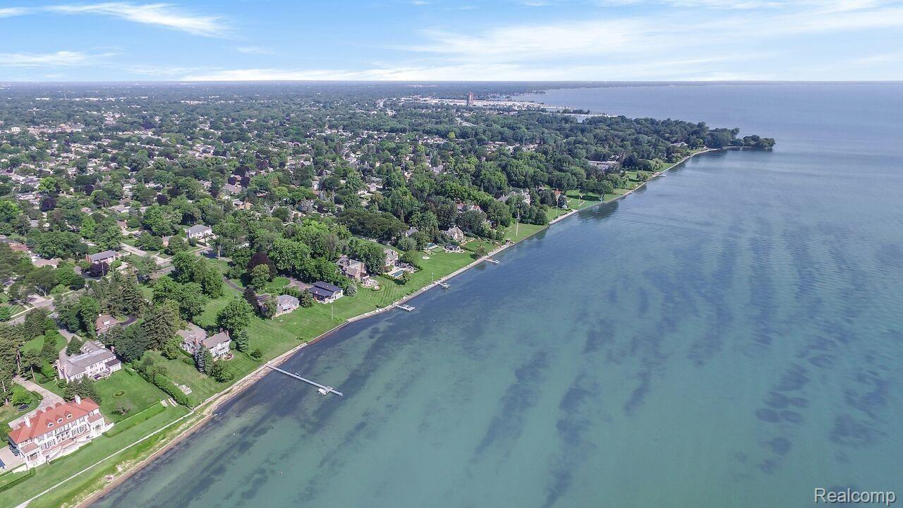 888 Lake Shore Road Grosse Pointe, MI 48236 - Photo 7 of 40 7.jpeg