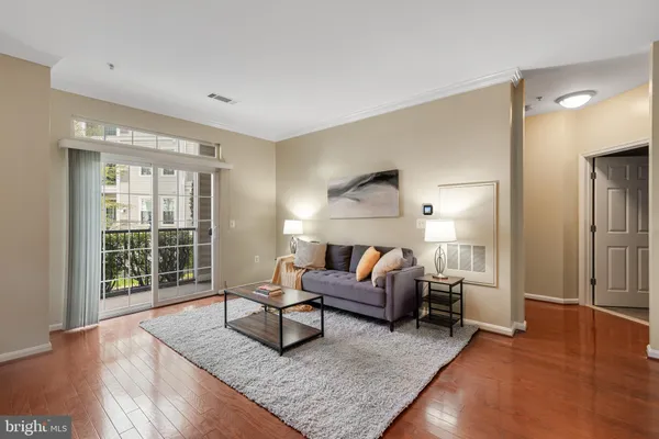 $2,200 | 2465 Army Navy Drive, Unit 104, Arlington, VA 22206