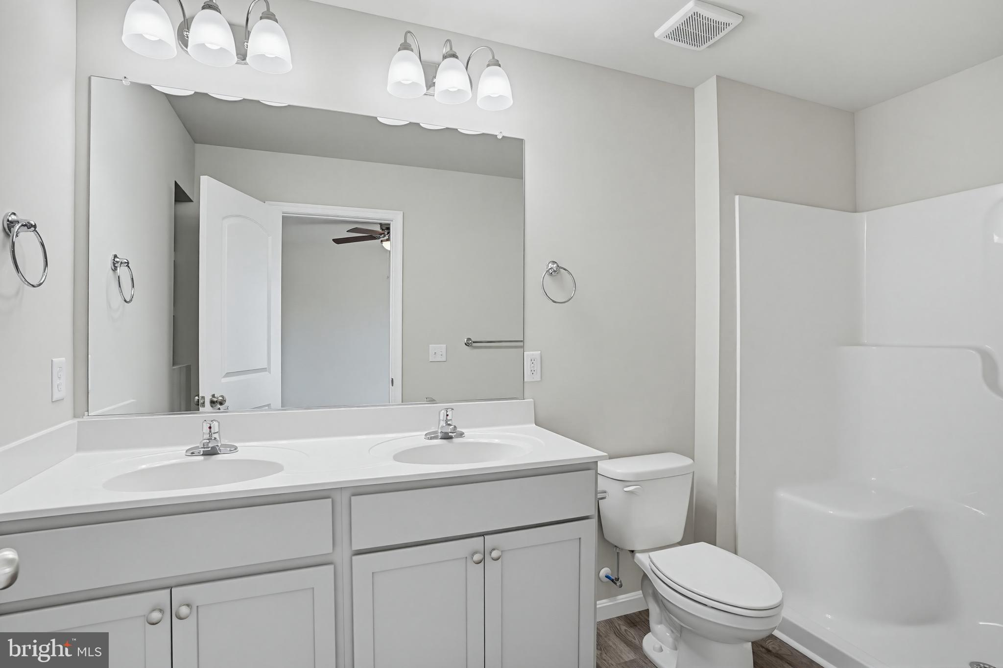 104 Rubaker Way, Unit 157 Dover, DE 19901 - Photo 28 of 33 Double Bowl Vanity