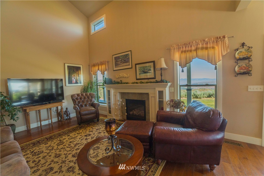 3265 Cathedral Rock Road Malaga, WA 98828 - Photo 7 of 25 Gallery Image 7