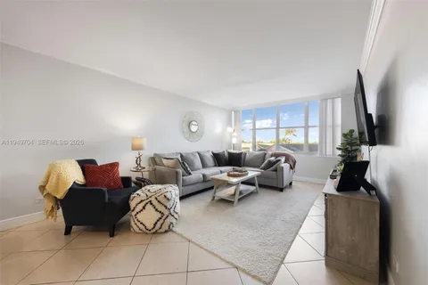 $315,000 | 7441 Wayne Avenue, Unit 2B, Miami Beach, FL 33141