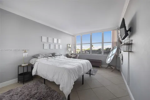 $315,000 | 7441 Wayne Avenue, Unit 2B, Miami Beach, FL 33141