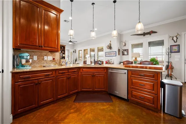 $675,000 | 136 Evanshel Lane, Alexandria, LA 71303