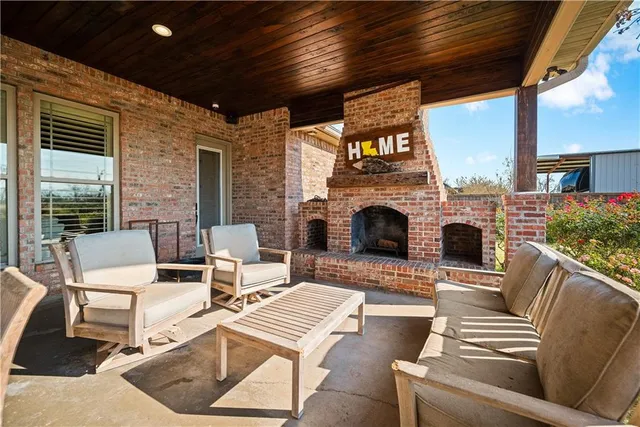 $675,000 | 136 Evanshel Lane, Alexandria, LA 71303