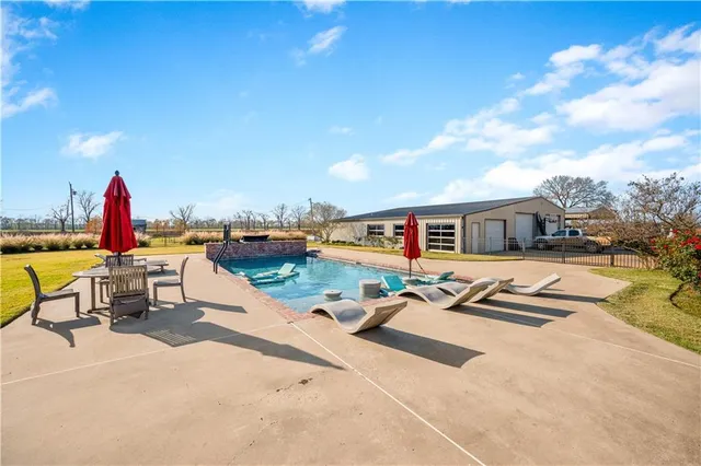 $675,000 | 136 Evanshel Lane, Alexandria, LA 71303