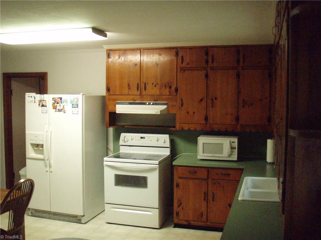 1316 Meadowbrook Road Asheboro, NC 27203 - Photo 4 of 9 Gallery Image 4