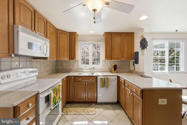 $925,000 | 9301 Willow Pond Lane, Burke, VA 22015