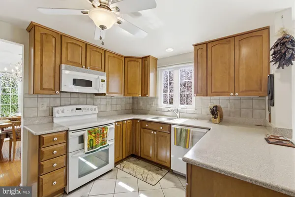 $925,000 | 9301 Willow Pond Lane, Burke, VA 22015