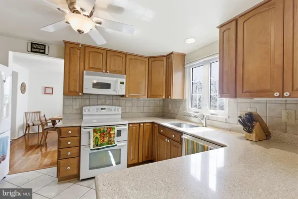$925,000 | 9301 Willow Pond Lane, Burke, VA 22015