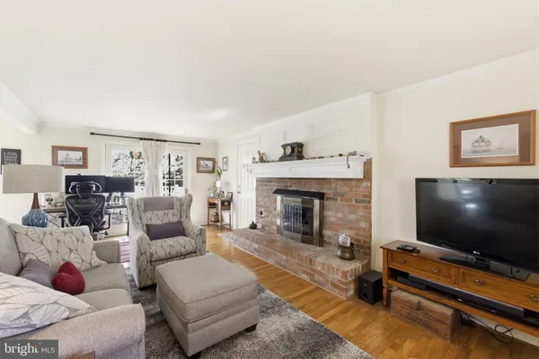 $925,000 | 9301 Willow Pond Lane, Burke, VA 22015