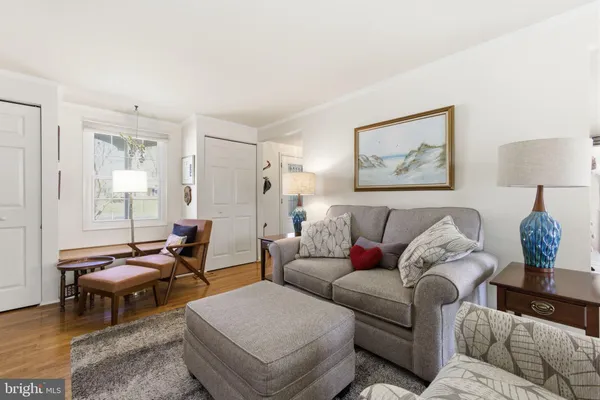 $925,000 | 9301 Willow Pond Lane, Burke, VA 22015