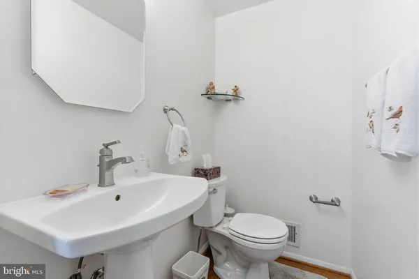 $925,000 | 9301 Willow Pond Lane, Burke, VA 22015