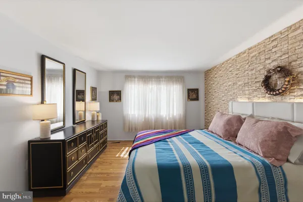 $925,000 | 9301 Willow Pond Lane, Burke, VA 22015