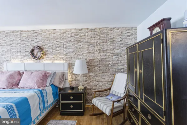 $925,000 | 9301 Willow Pond Lane, Burke, VA 22015