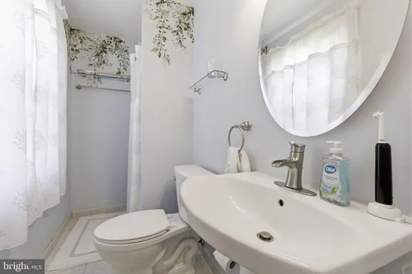 $925,000 | 9301 Willow Pond Lane, Burke, VA 22015