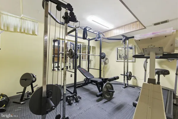 $925,000 | 9301 Willow Pond Lane, Burke, VA 22015