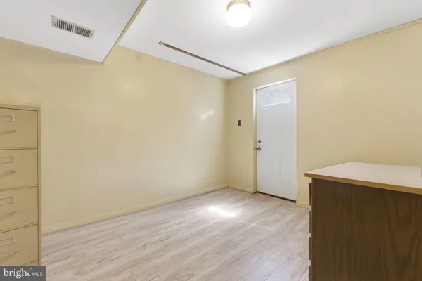 $925,000 | 9301 Willow Pond Lane, Burke, VA 22015