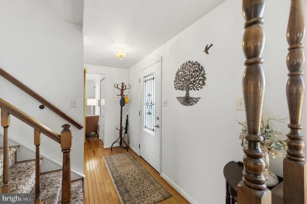 $925,000 | 9301 Willow Pond Lane, Burke, VA 22015