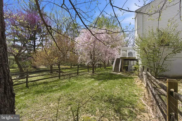 $925,000 | 9301 Willow Pond Lane, Burke, VA 22015