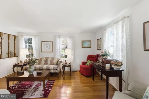 $925,000 | 9301 Willow Pond Lane, Burke, VA 22015