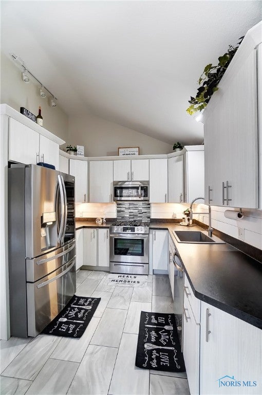 7657 Covert Road Toledo, OH 43617 - Photo 13 of 50 Gallery Image 13