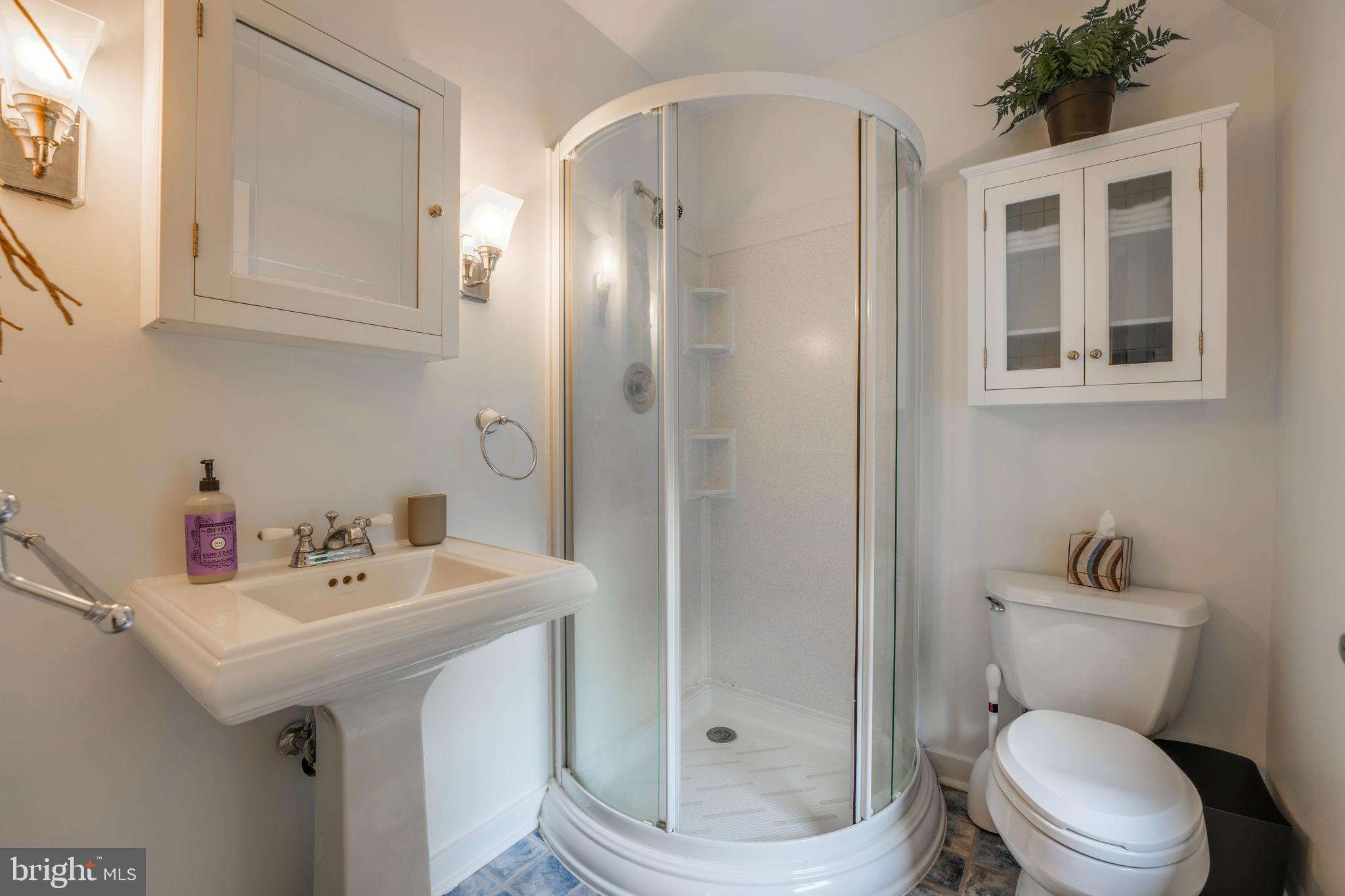 2744 Brooke Road Stafford, VA 22554 - Photo 31 of 83 main level primary bathroom