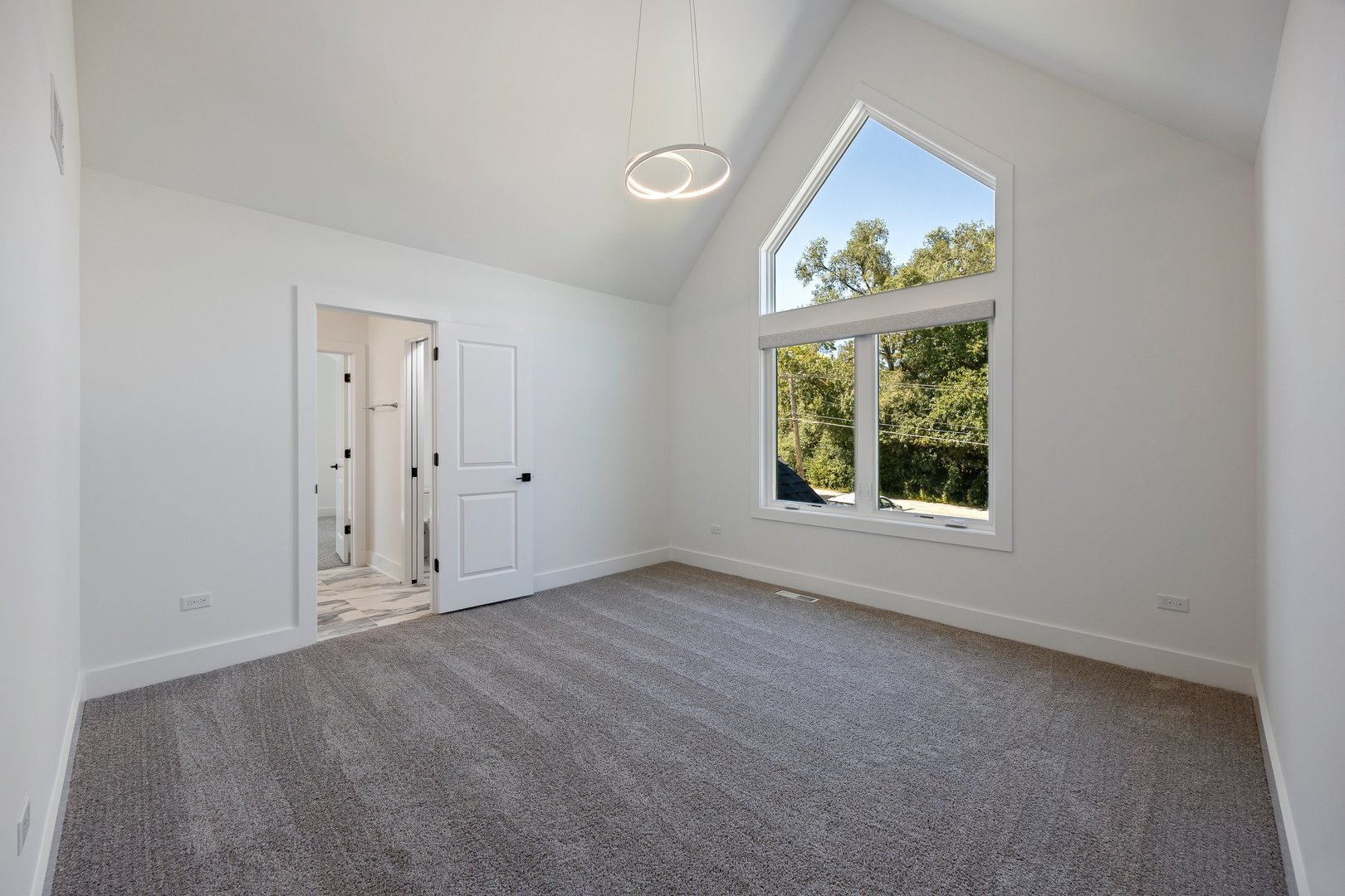 1519 Foothill Drive Wheaton, IL 60189 - Photo 38 of 43 an empty room with a window