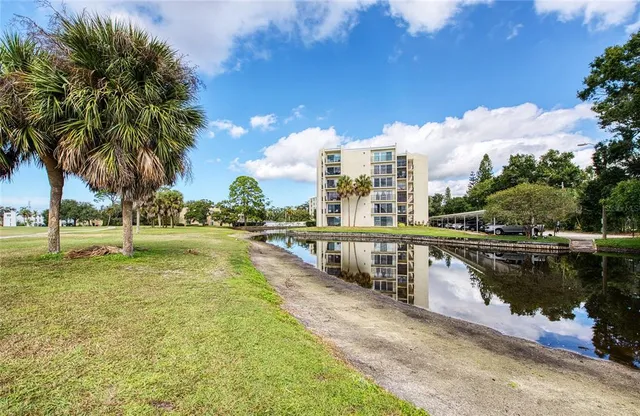 $244,900 | 225 Country Club Drive, Unit 1209, Largo, FL 33771