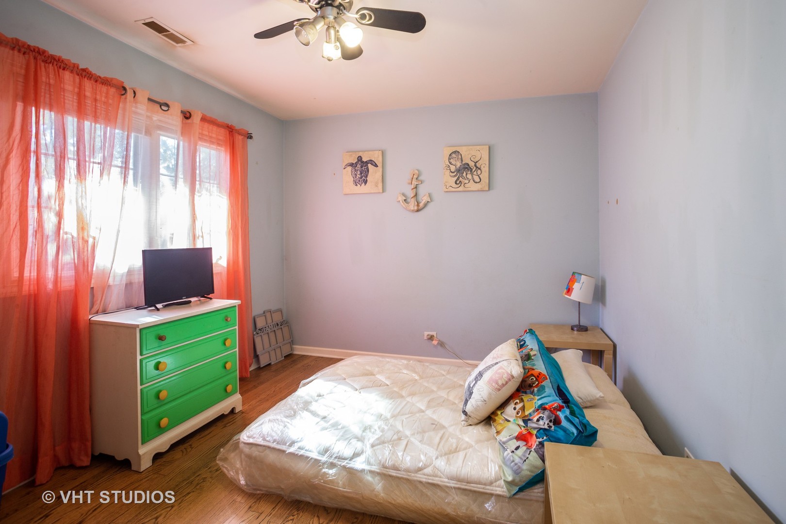 1710 Pierce Road Hoffman Estates, IL 60169 - Photo 9 of 12 a room with toys and window