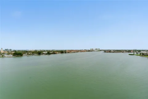 $800,000 | 7932 Sailboat Key Boulevard South, Unit 701, South Pasadena, FL 33707