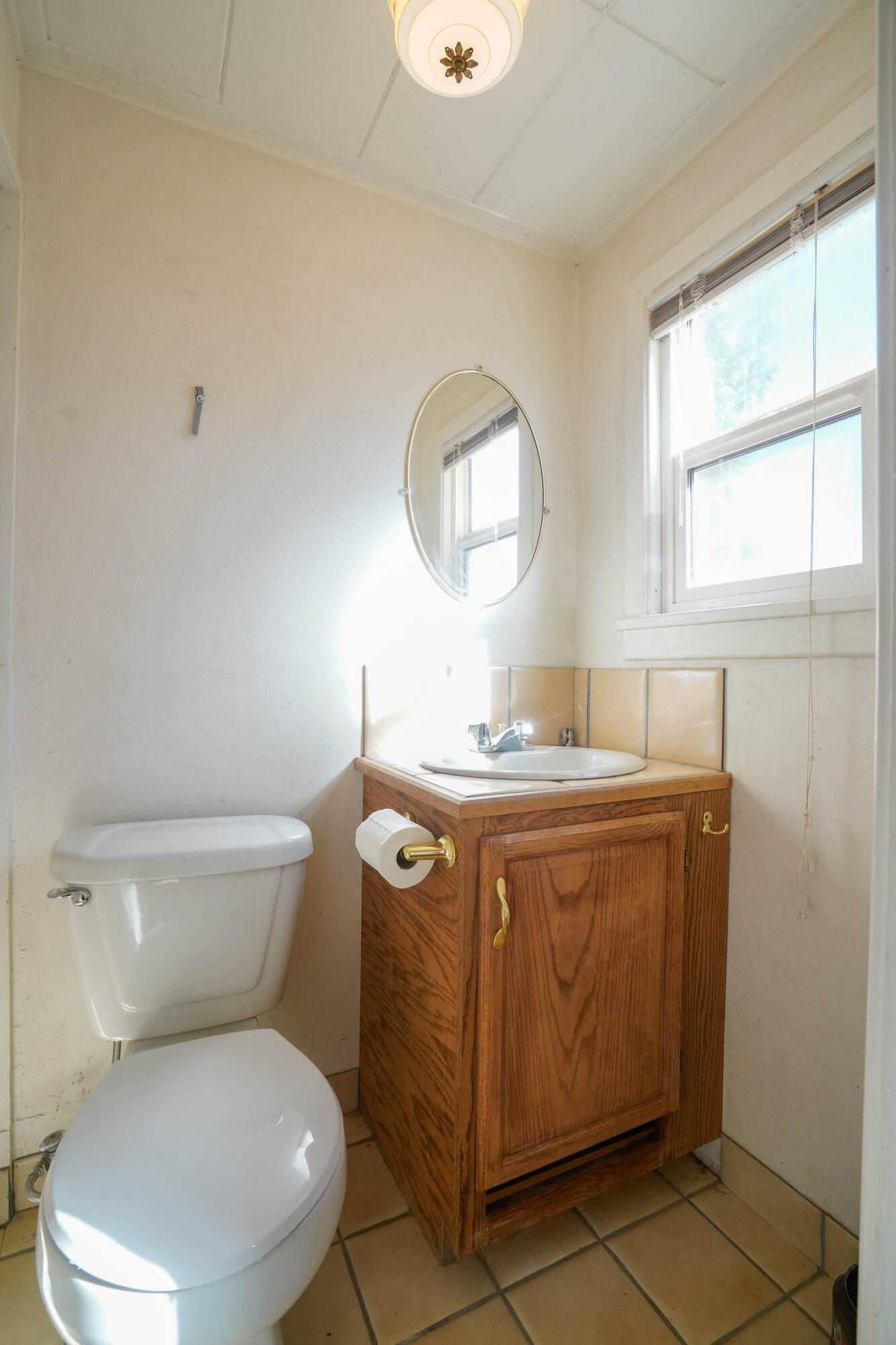 2919 Orindale Road Klamath Falls, OR 97601 - Photo 17 of 37 15 downstairs bathroom