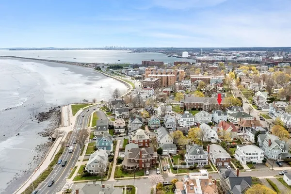 $2,700 | 3 Grosvenor Park, Unit 2, Lynn, MA 01902